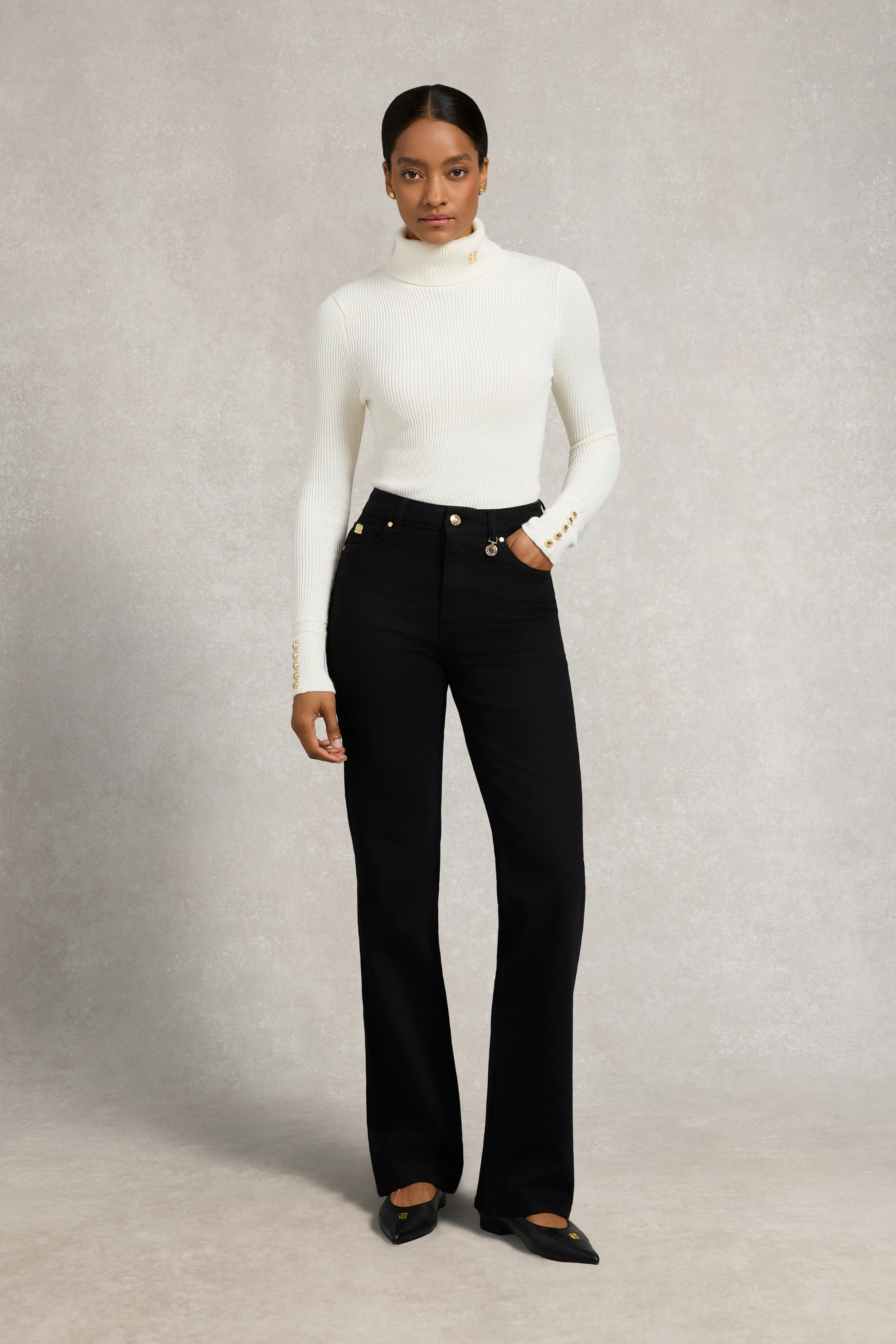Classic Straight Jean (Stay Black)