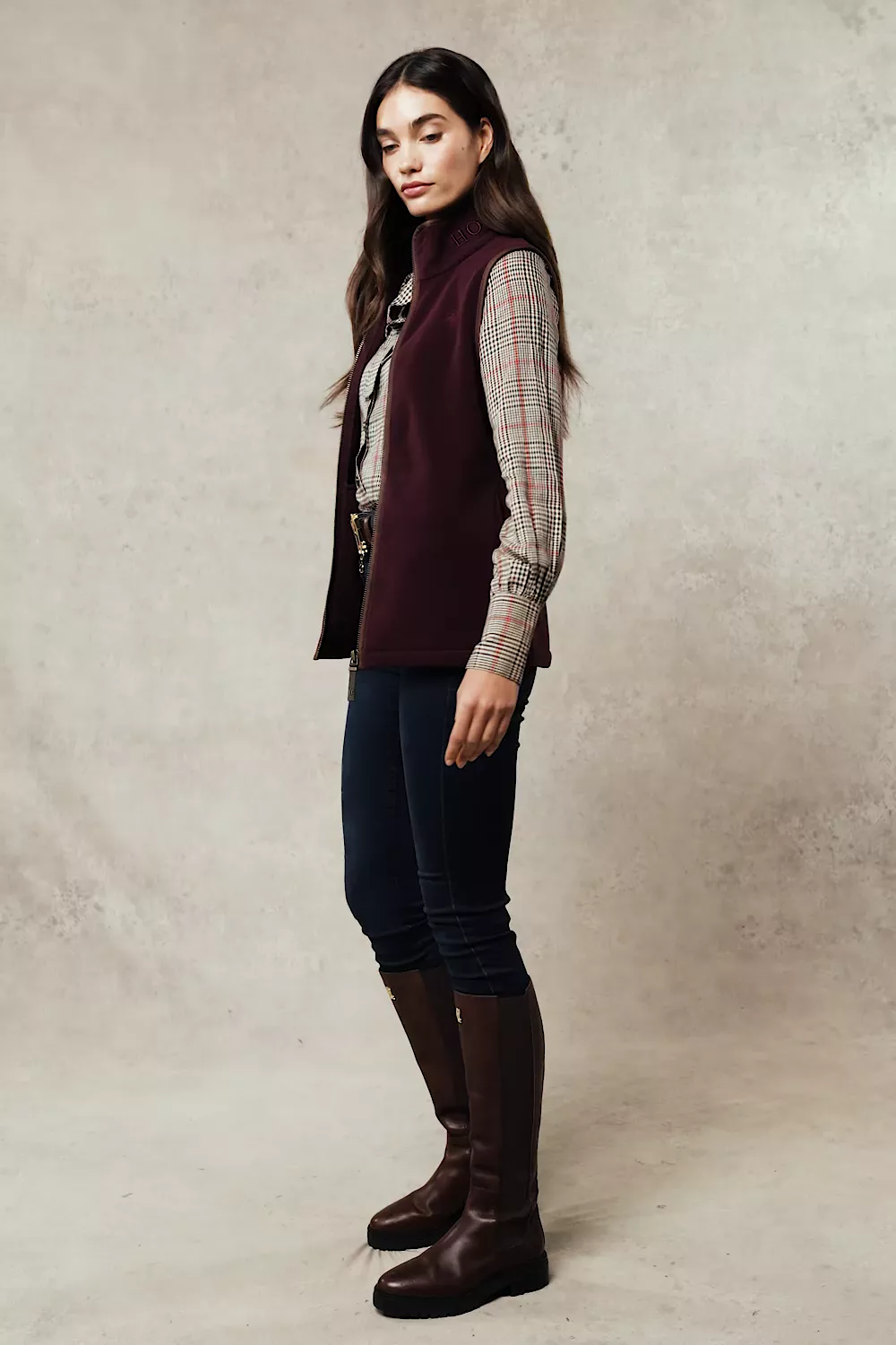 Country Fleece Gilet (Mulberry) - Image 5