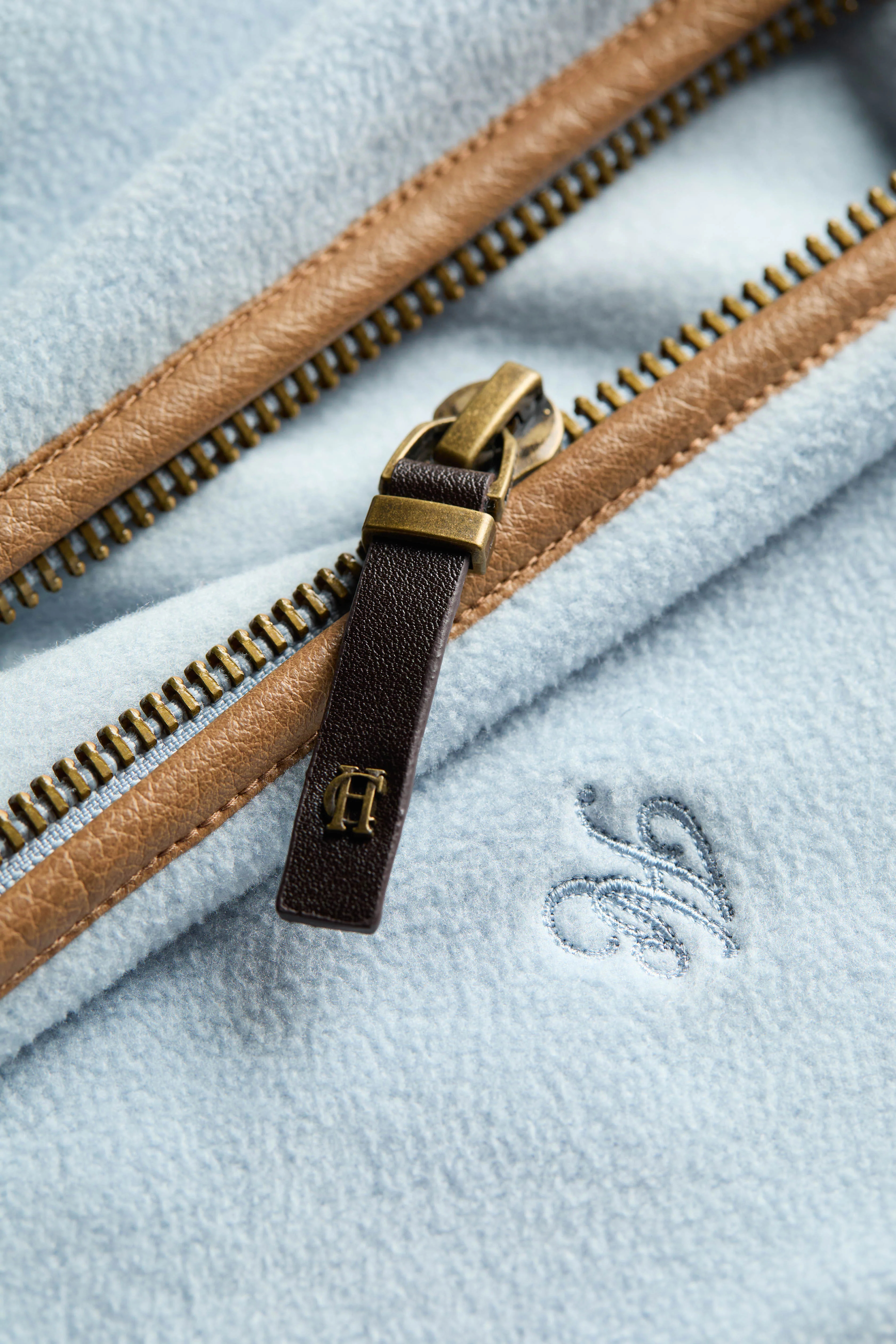 Country Fleece Gilet (Pale Blue) - Image 8