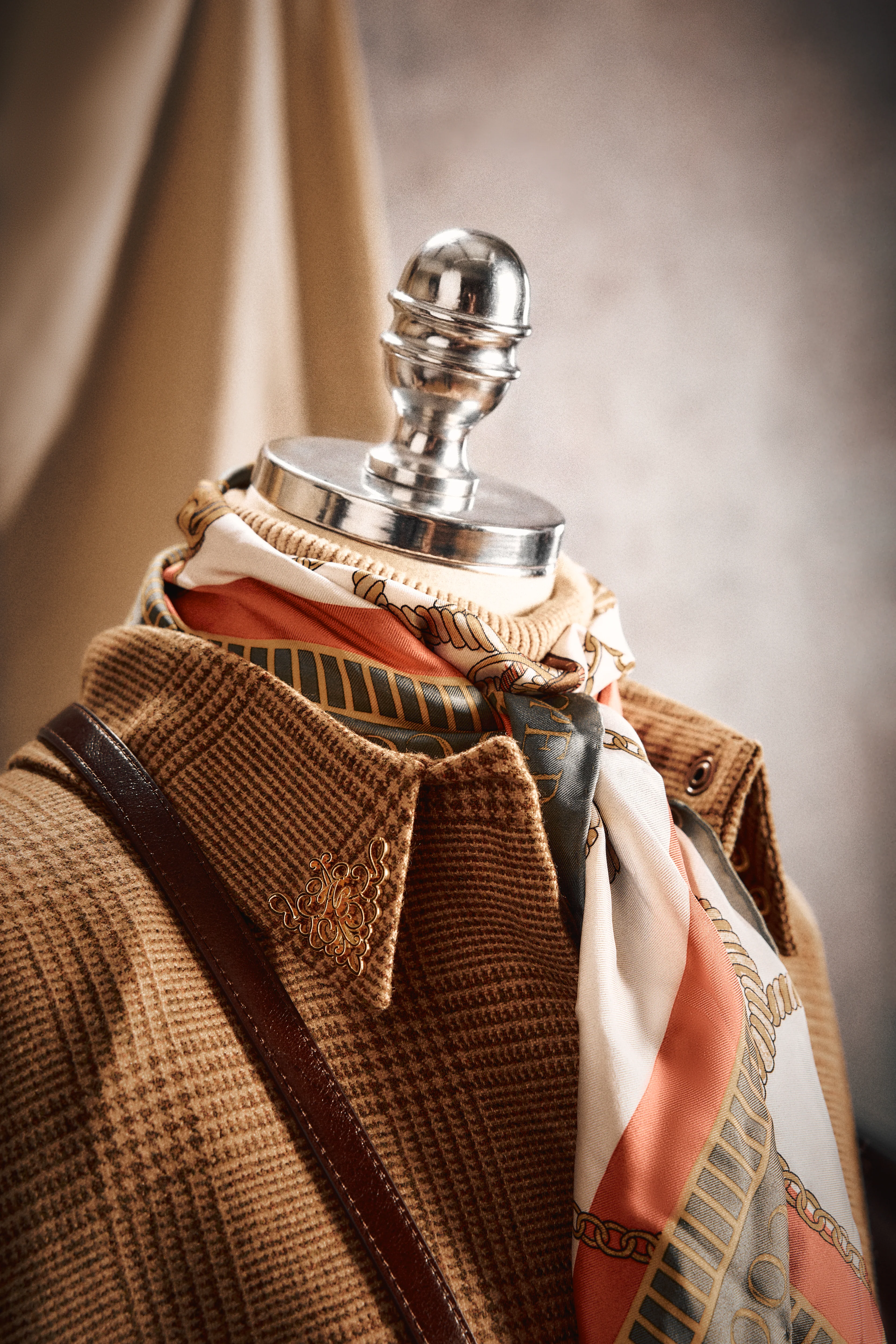 Full Length Knightsbridge Cape (Tawny) - Image 11