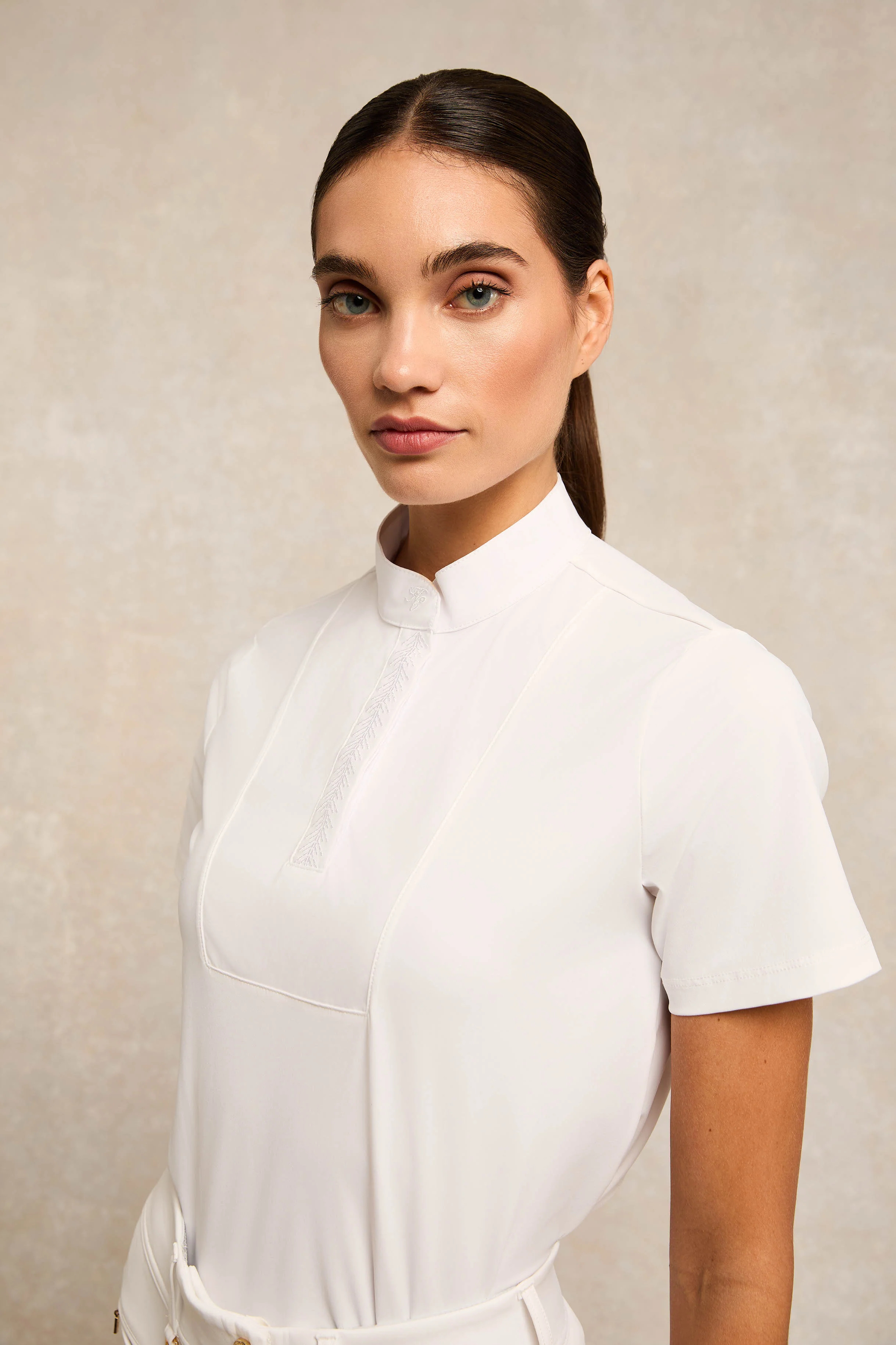 Gatcombe Short Sleeve Showshirt (White) - Image 3