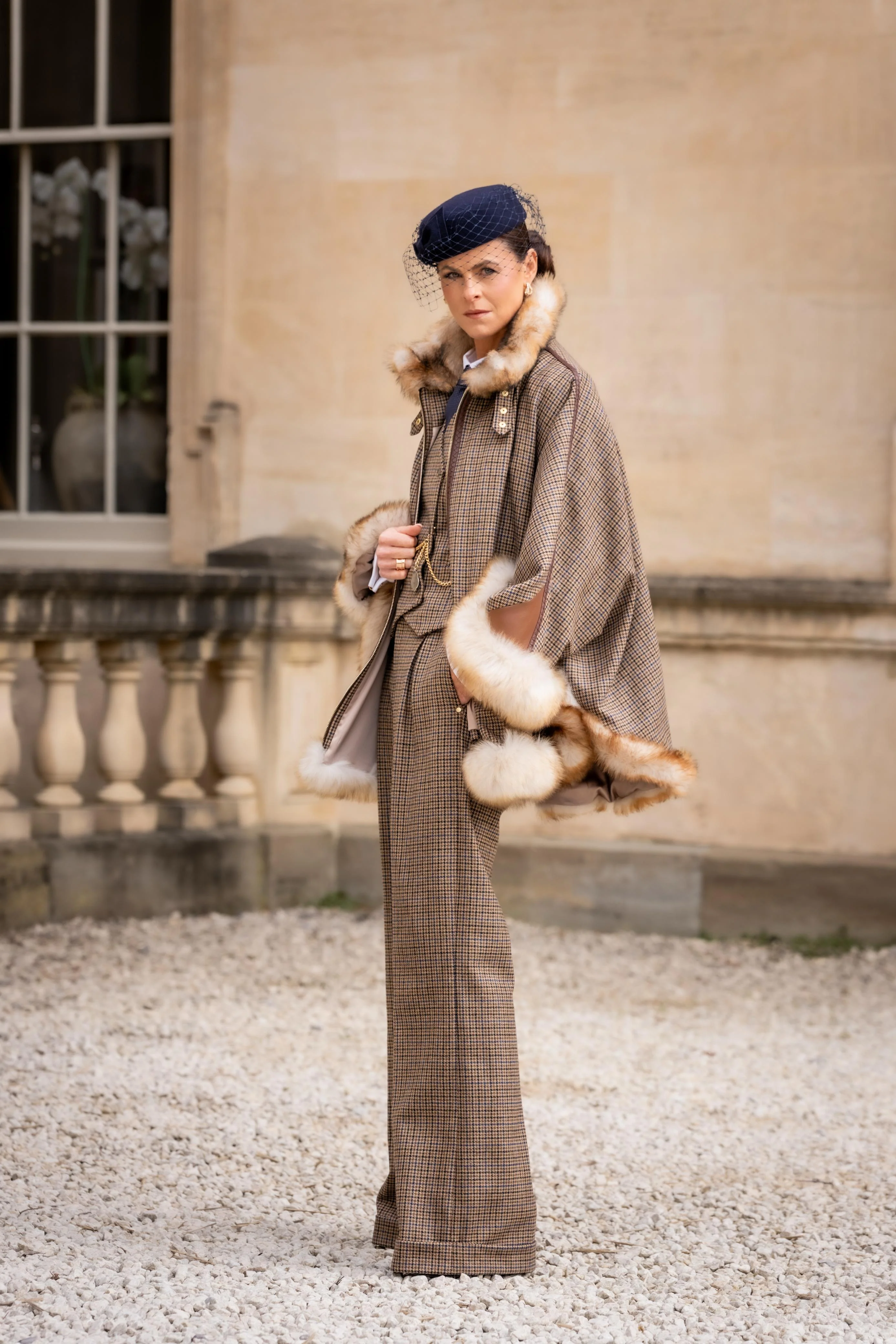 Gold Label Chiltern Cape (Abbot Check Tweed) - Image 2