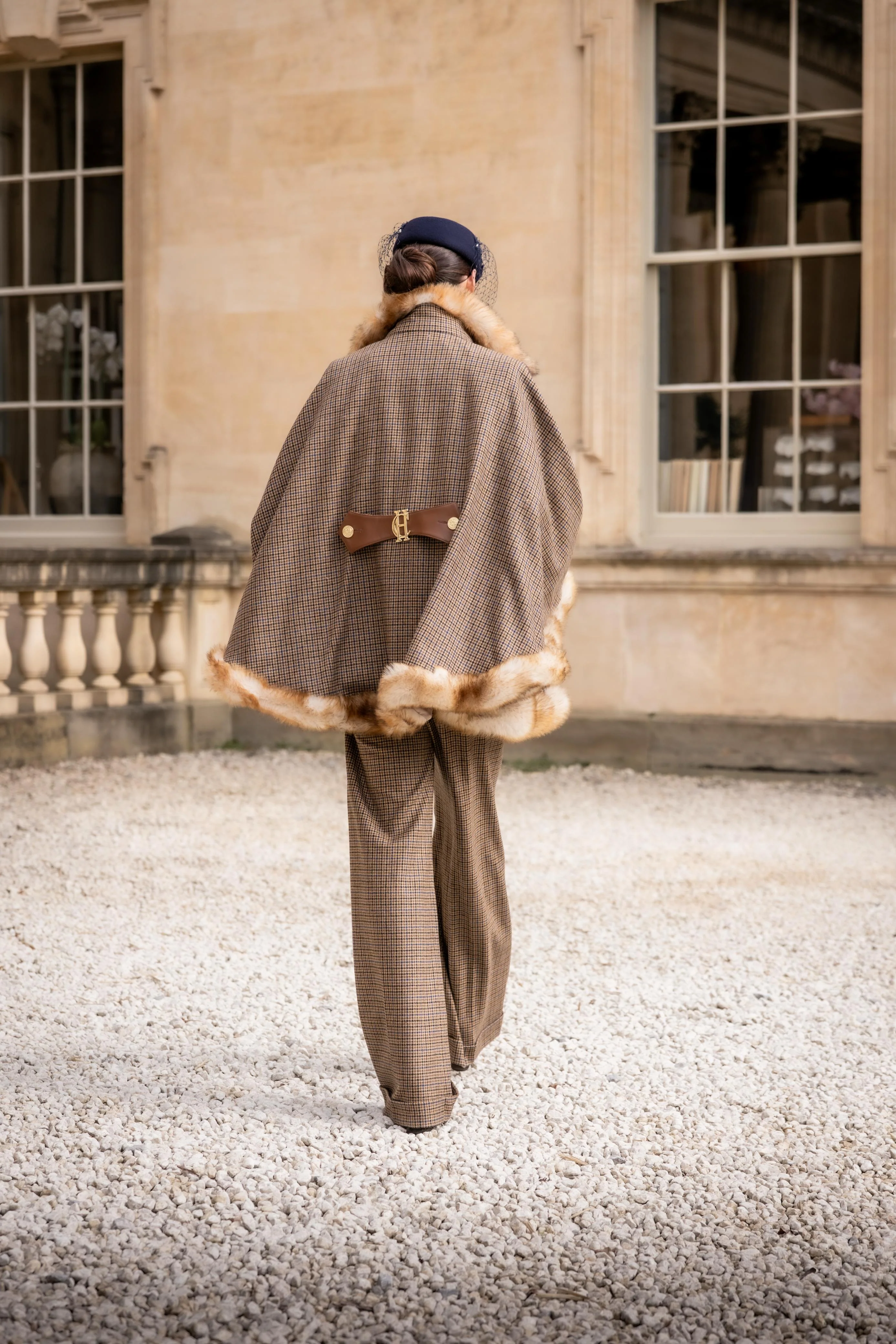 Gold Label Chiltern Cape (Abbot Check Tweed) - Image 3