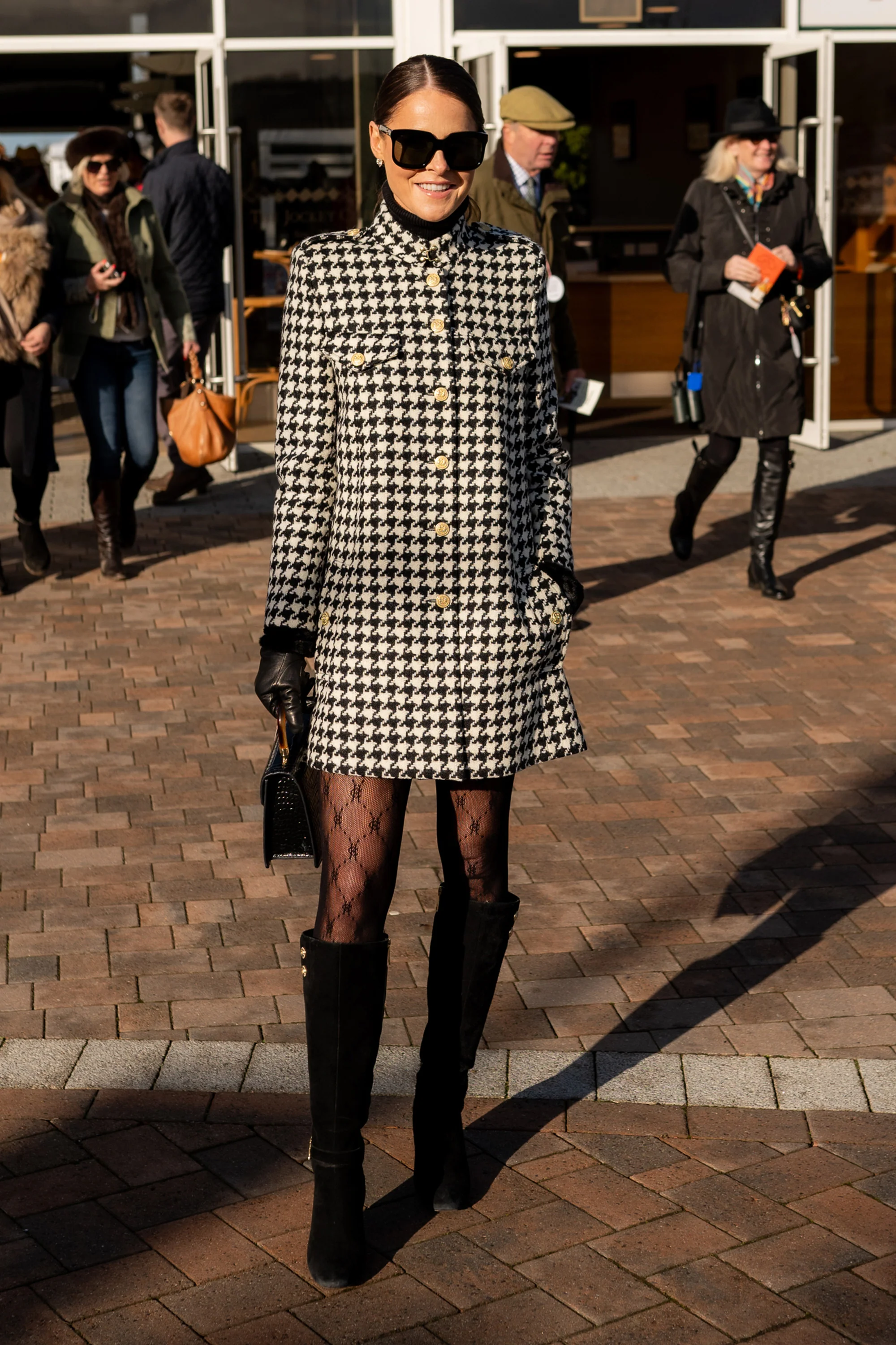 Jade's Houndstooth Cape Look (Large Scale Houndstooth) - Image 2