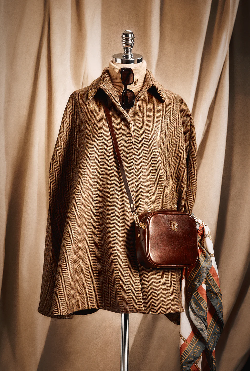 Knightsbridge Cape (Large Scale Brown Herringbone) - Image 6