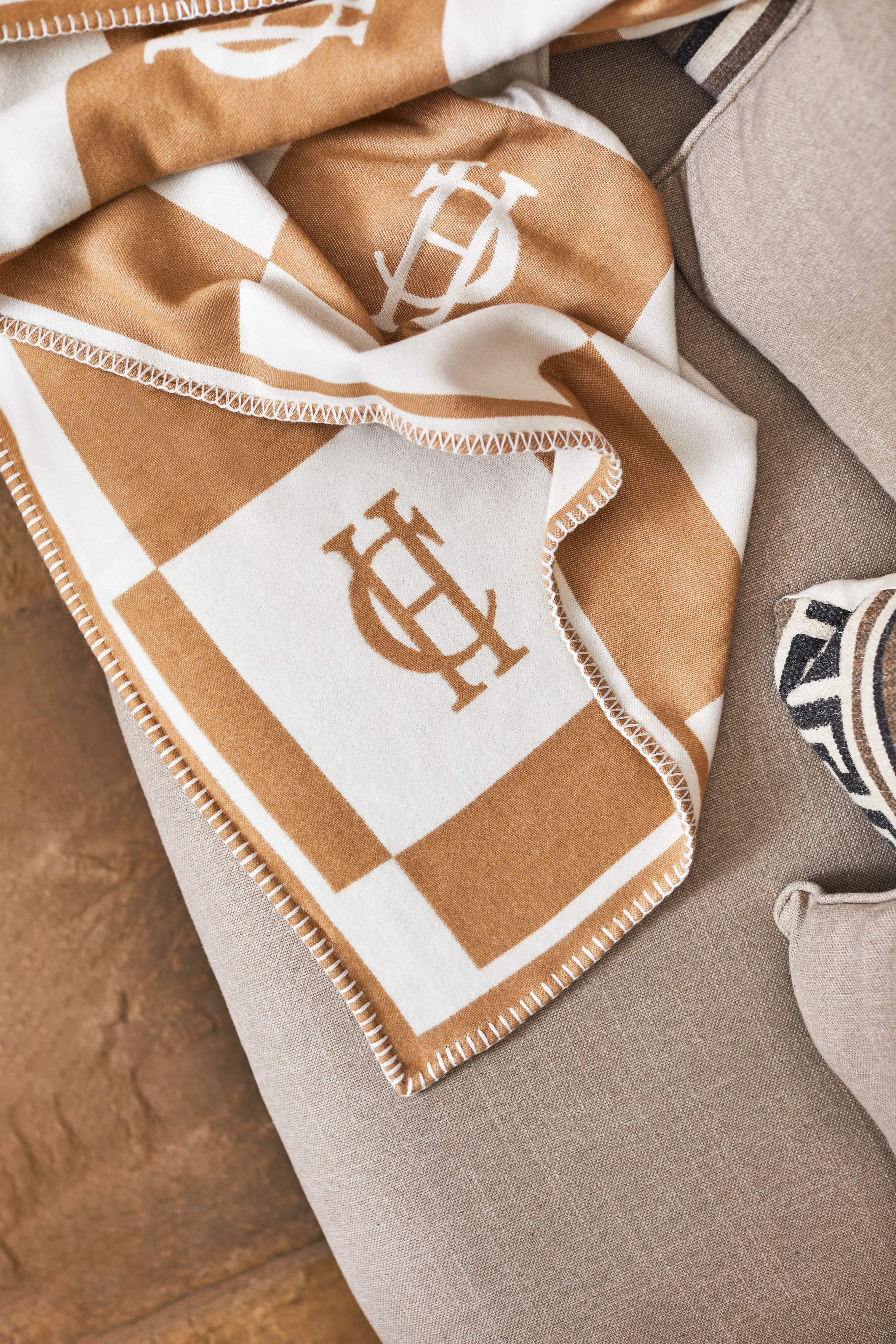 Luxury Blanket (Camel Cream) - Image 5
